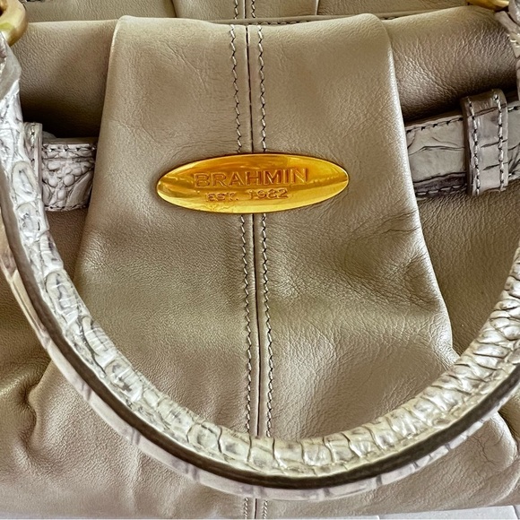 NWT Vintage Brahmin Top Handle Satchel in Cream and Gold Croc Detail - Picture 3 of 14